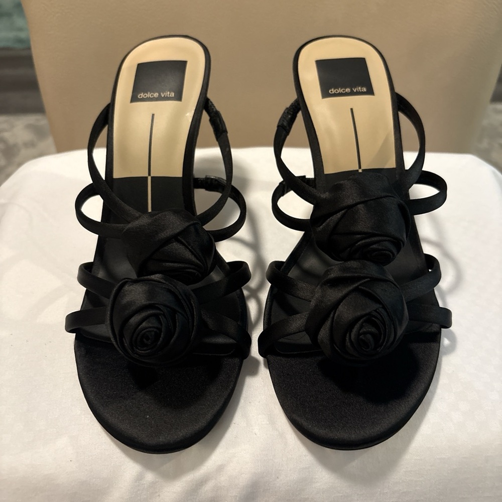 Dolce Vita Black Heels with Decorative Roses